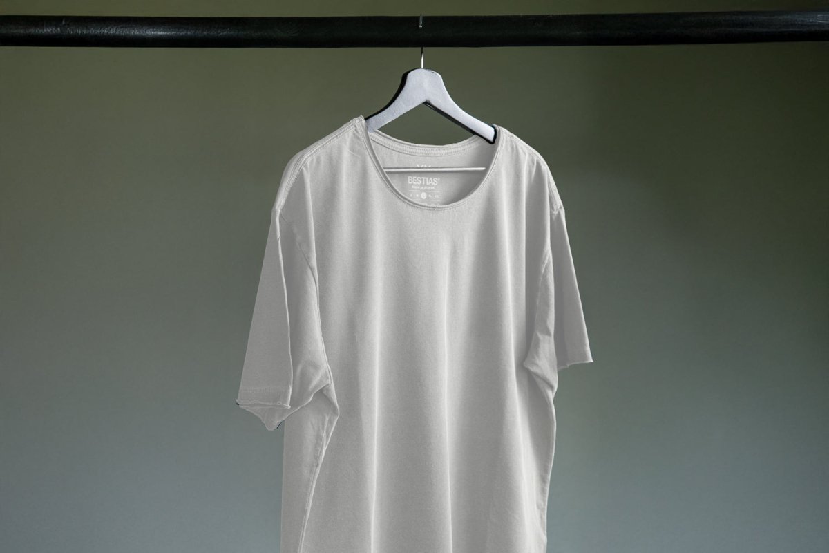 - Polera Basic Pocket - Algodon Arena - BESTIAS